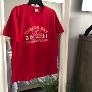 Tom Brady “ Tompa Bay Champions 2021 Tampa Bay Buccaneers T-shirt SZ L